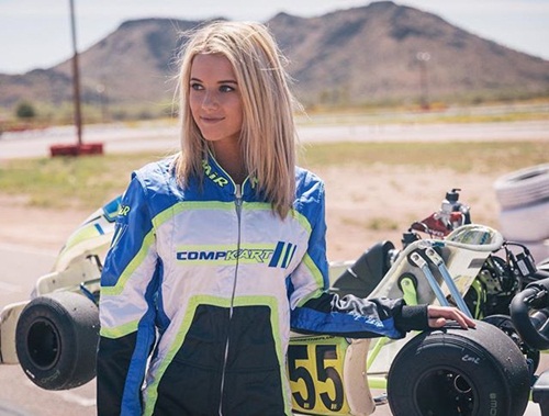 "Bạn gái nhà người ta" xinh đẹp, quyến rũ lại đam mê tốc độ - 2