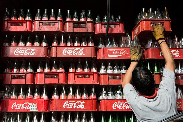 Nóng trong tuần: &#34;Sữa Coca-Cola&#34; muốn chơi tất tay với các ông trùm, làm nên lịch sử ở Việt Nam - 1