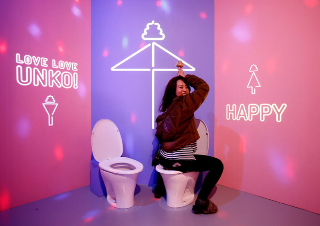 Triển lãm phân người đầu tiên trên thế giới - 2