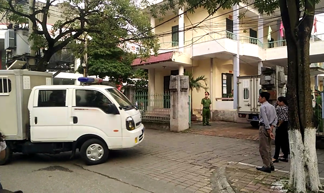 Nóng trong tuần: Nữ sinh nhảy cầu tự tử sau khi bị bạn đưa vào nhà nghỉ hiếp dâm - 3