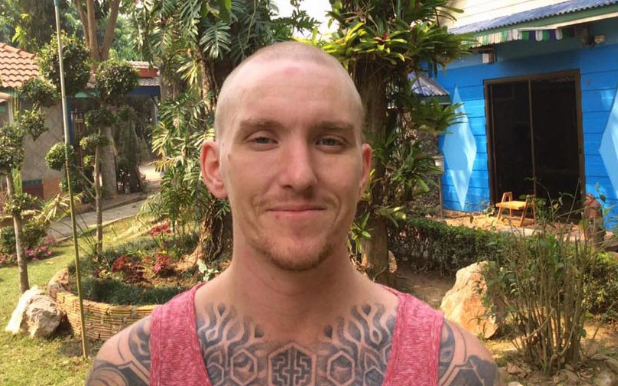 Làm điều tốt ở Thái Lan, ai dè bị cạo đầu, giam giữ, đối mặt án tù 5 năm - 1