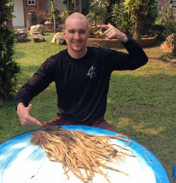 Làm điều tốt ở Thái Lan, ai dè bị cạo đầu, giam giữ, đối mặt án tù 5 năm - 2