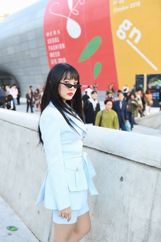 Năm 2018, em vợ Trấn Thành có màn "chào sân" ấn tượng tại "Seoul Fashion Week với gu thời trang sành điệu, thần thái cuốn hút.