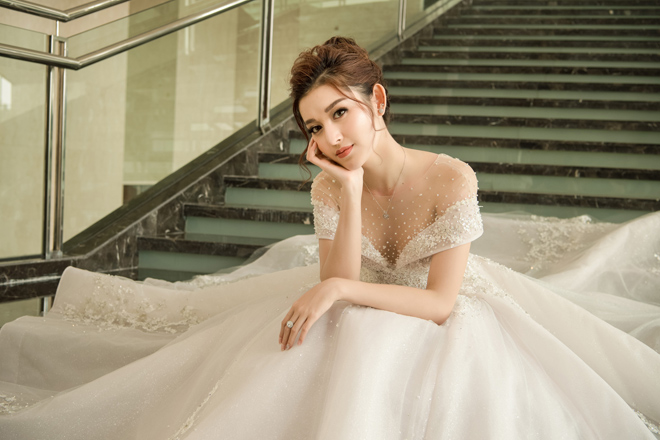 Á hậu Huyền My gây chú ý với bộ váy cưới 2,5 tỷ đồng - 4