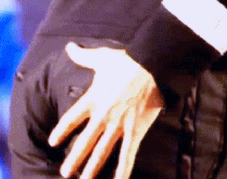 Bị buộc tội vì... sờ mông nhân viên gốc Việt tại đồn cảnh sát - 1