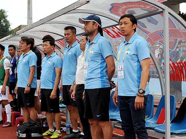 Bóng đá - Bầu Đức có xốc nổi tinh thần cầu thủ HAGL?