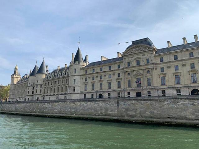 Du lịch - Ghé thăm dòng sông Seine thơ mộng của "thành phố tình yêu" Paris