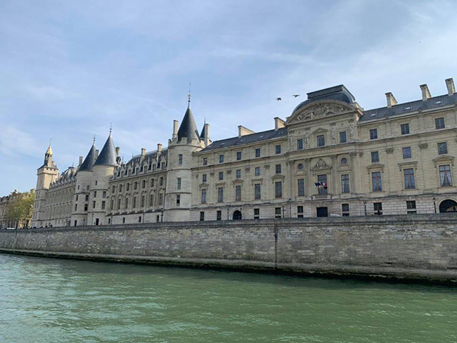 Ghé thăm dòng sông Seine thơ mộng của &#34;thành phố tình yêu&#34; Paris - 9