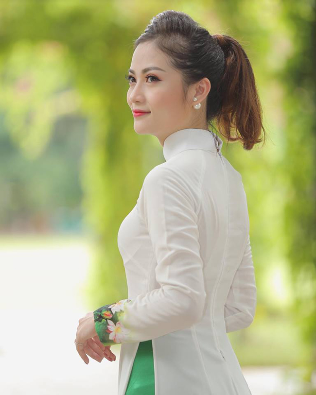 MC Ngọc Anh&nbsp;sinh năm 1991, từng học tại trường Đại học Sư phạm Nghệ thuật Trung ương.