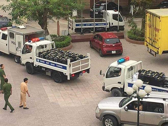 Bất ngờ với 2 nghi phạm vụ bắt hàng tấn ma túy - 2