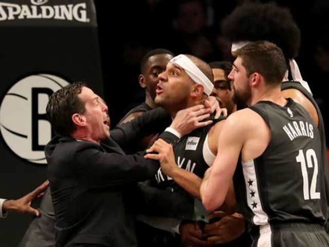 Thể thao - Mất toi 800 triệu đồng vì "lỡ" viết 43 từ: "Ông trùm" CLB trả giá đắt