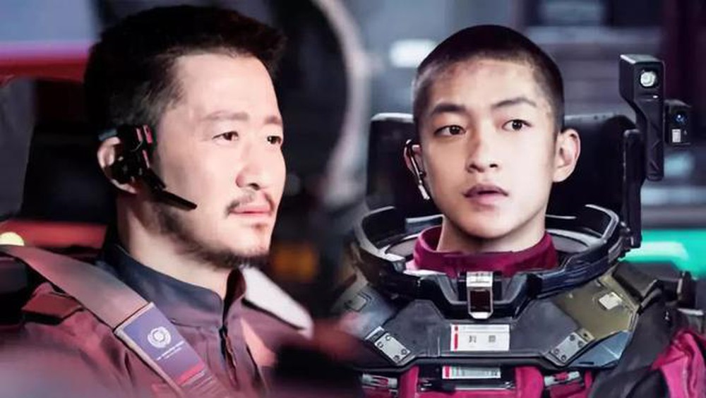 "Ngũ A Ca" bị phát hiện cặp kè 2 cô gái khác nhau chỉ trong 24h - 7