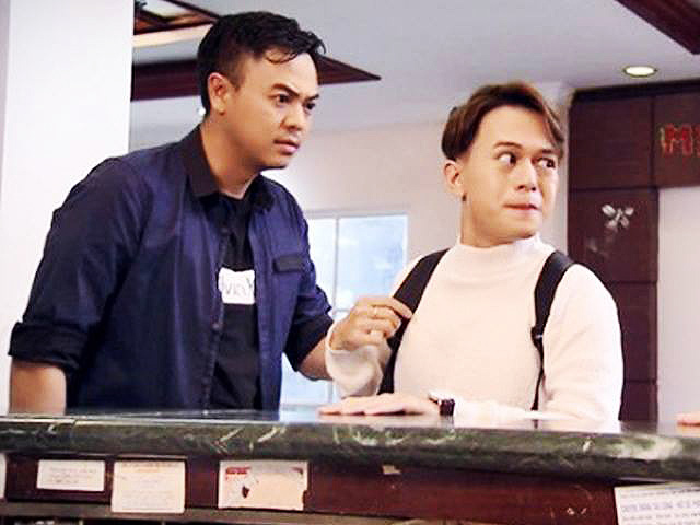 Phim - Tranh cãi chuyện MC Tuấn Tú mua bao cao su cho con trai trong phim