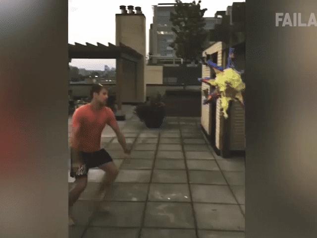 Tranh vui - Tê tái vì những màn nghịch dại bất ngờ