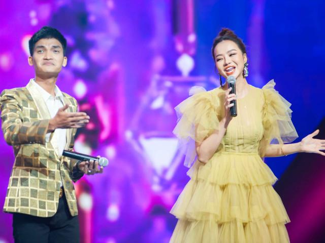 Phim - Mạc Văn Khoa bị MC Kiều Ngân "đá xéo" dẫn chương trình “thiếu muối”