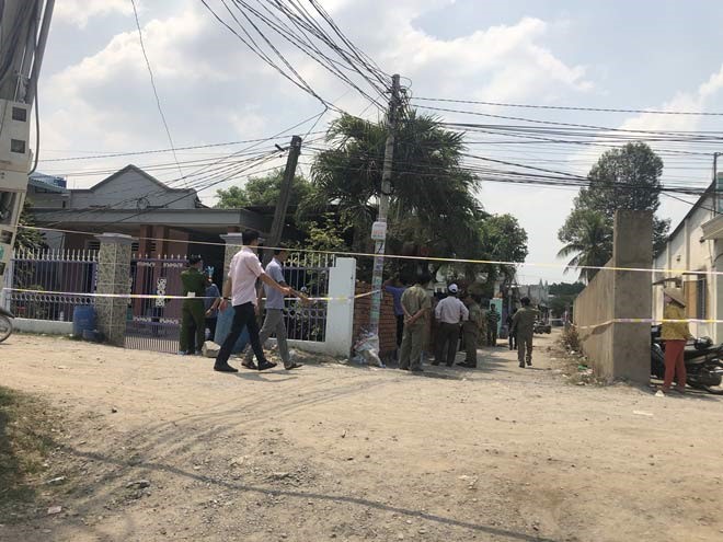 Nóng 24h qua: Xe biển xanh dán hình Nguyễn Hữu Linh dạo phố - 4