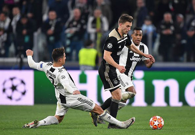 Juventus tìm thầy mới cho Ronaldo: &#34;Trảm&#34; Allegri, mời Mourinho là hợp lý? - 1