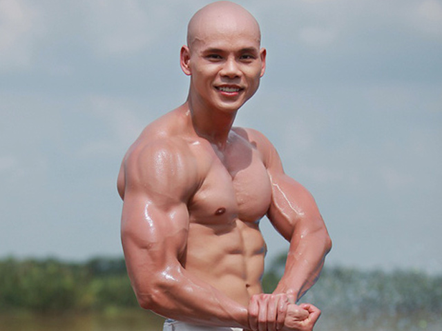 Các ”người hùng The Rock Việt”: Phan Đinh Tùng, Văn Sơn... cơ bắp như tượng