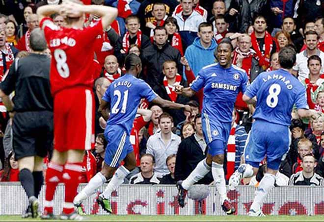 MU thua Man City: Nghi án &#34;Quỷ đỏ&#34; học Gerrard, cố tình cản bước Liverpool - 1