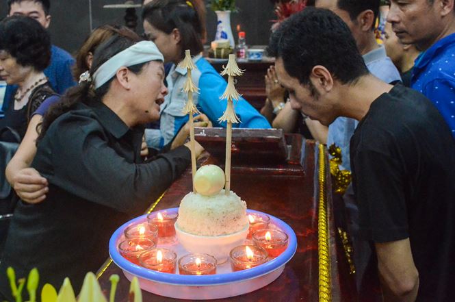 Người thân khóc nghẹn tiễn đưa nữ công nhân bị 'xe điên' đâm tử vong - 10