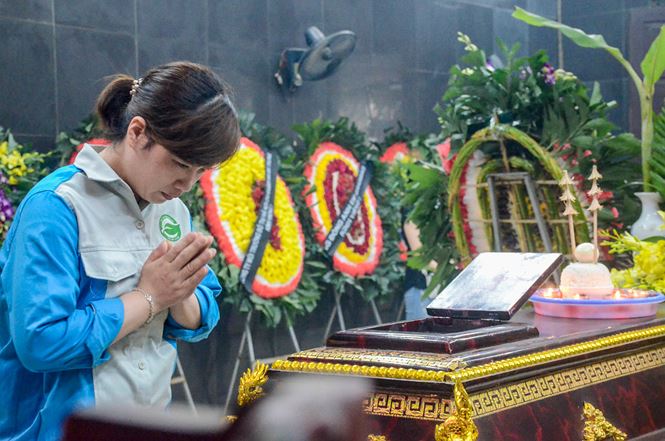 Người thân khóc nghẹn tiễn đưa nữ công nhân bị 'xe điên' đâm tử vong - 5