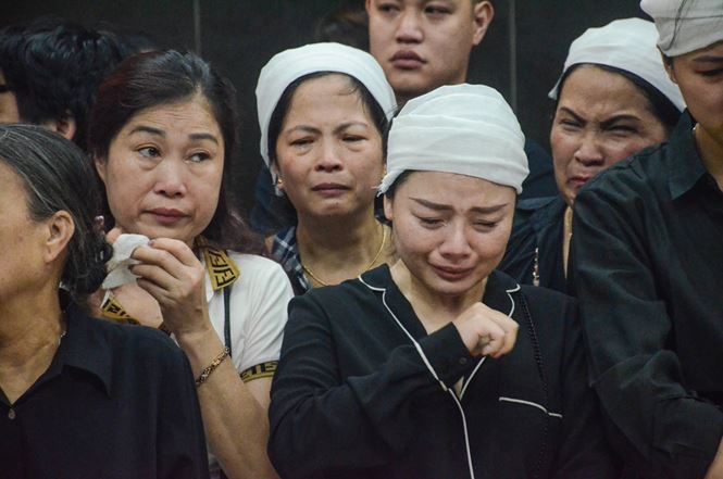 Người thân khóc nghẹn tiễn đưa nữ công nhân bị 'xe điên' đâm tử vong - 8