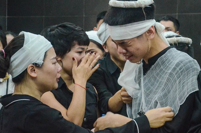 Người thân khóc nghẹn tiễn đưa nữ công nhân bị 'xe điên' đâm tử vong - 9