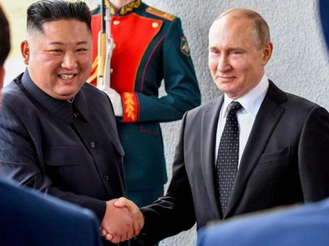 Kim Jong Un gặp Putin: Ngôn ngữ cơ thể tiết lộ điều gì sau những tuyên bố?