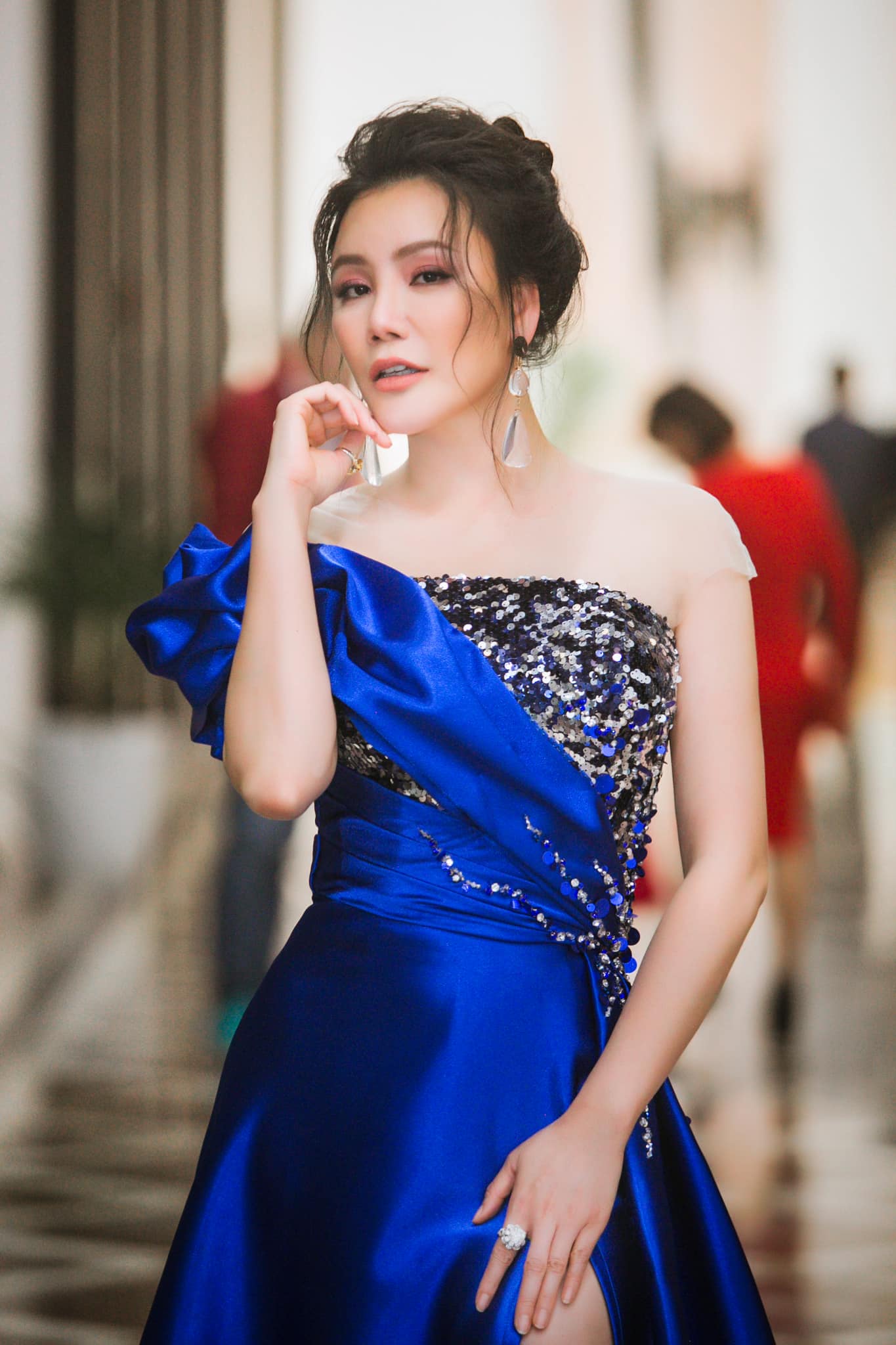 Hồ Quỳnh Hương thừa nhận xài kem trộn khiến hư mặt, cơ thể phù nề - 3