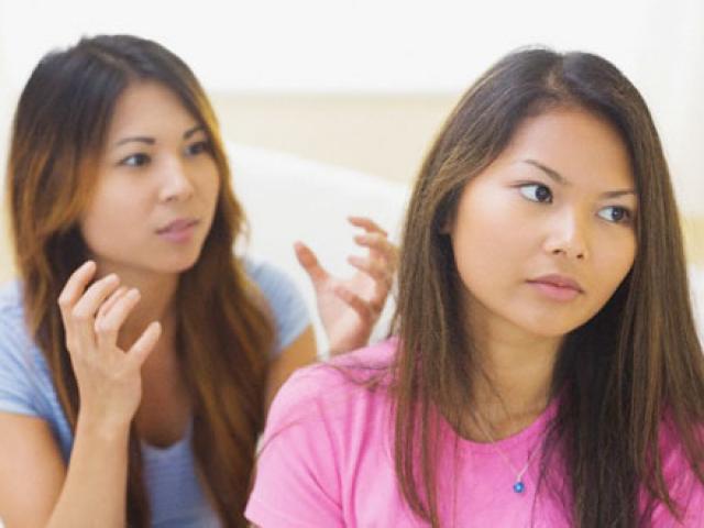 Bạn trẻ - Cuộc sống - Chỉ vài cân mận là trị hết bệnh thường xuyên "cầm nhầm" của em chồng đãng trí