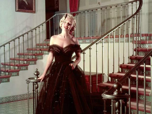 12 khoảnh khắc thời trang sống mãi của ”bom sex” Marilyn Monroe