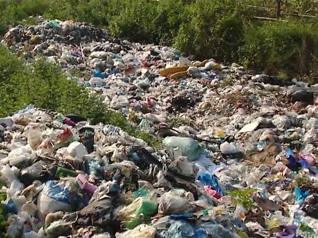 Media - Hãi hùng cuộc sống của quốc gia tràn ngập hàng nghìn tấn rác thải nhựa