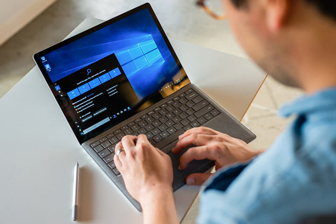 Microsoft dùng chiêu độc để nâng tầm máy tính Windows 10 giá rẻ - 1