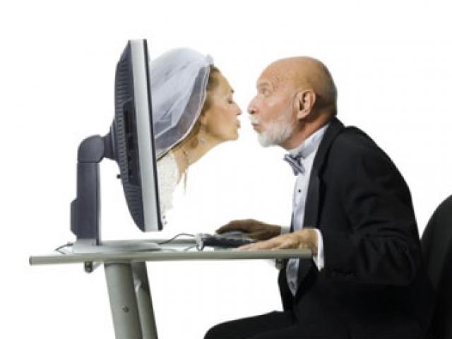 Bạn trẻ - Cuộc sống - Nhất quyết ly hôn tuổi "gần đất xa trời" vì chồng đã U80 còn thắm thiết "yêu xa" với tình cũ