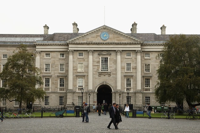 Trường Đại học Trinity ở Dublin cũng được xếp vào danh sách công trình kiến trúc ấn tượng của nhân loại