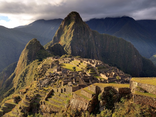 Nằm trên dãy Andes của Peru, Machu Picchu là ví dụ điển hình nhất mà chúng ta có được về kiến trúc Incan. Các nhà khảo cổ cho rằng nó được xây dựng vào khoảng năm 1450.