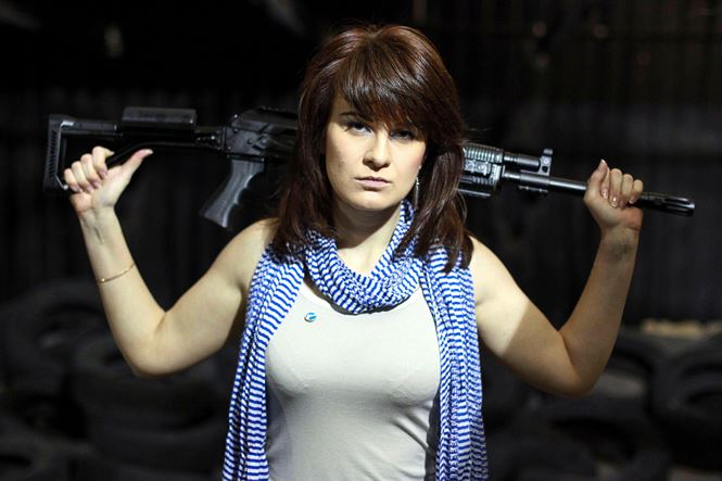 Mỹ bỏ tù cô gái Nga bị tình nghi là điệp viên - 1