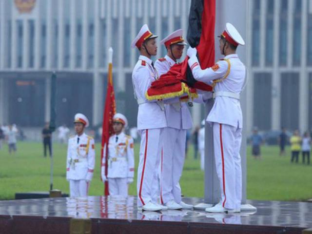 Tin tức trong ngày - Treo cờ rủ, dừng các hoạt động vui chơi, giải trí trong 2 ngày Quốc tang 3 và 4/5