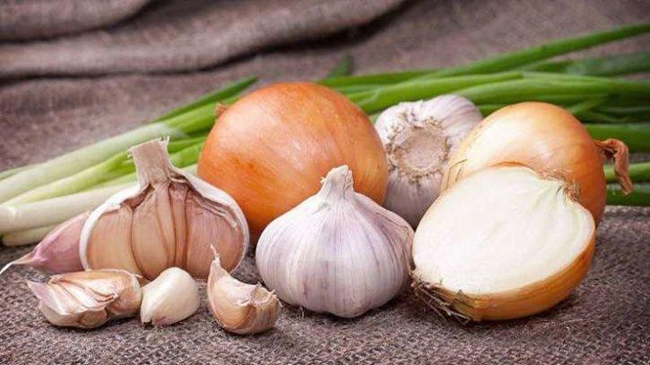 2 loại củ rẻ bèo, nhà nào cũng có là khắc tinh của ung thư đại trực tràng - 2