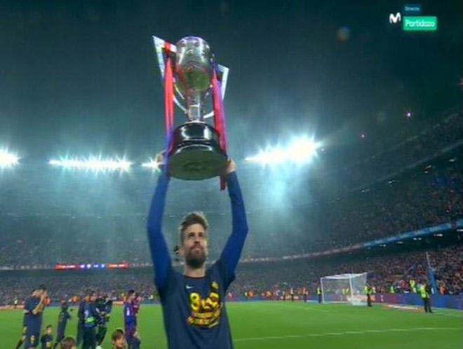 Barcelona xưng vương La Liga: Nou Camp tôn vinh &#34;Thánh sống&#34; Messi - 11