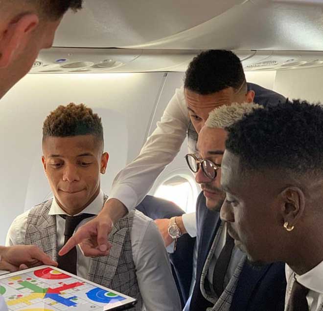 “Tí hon” Ajax mơ lật đổ Tottenham Cúp C1: MU bị chê “có mắt như không” - 2