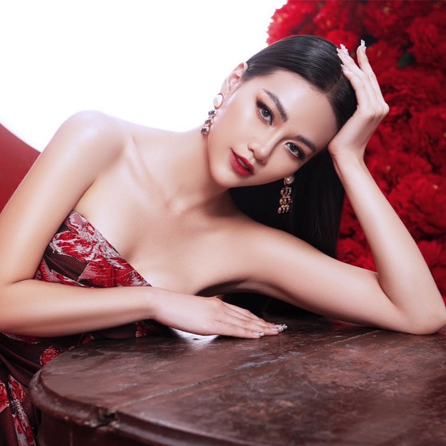 Phương Khánh là người đẹp Việt Nam đầu tiên đăng quang Hoa hậu Trái đất 2018.