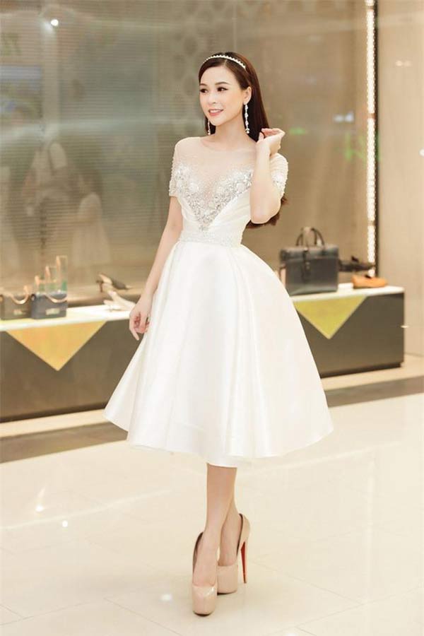 Khả năng đi giày cao gót của người đẹp Việt - 11