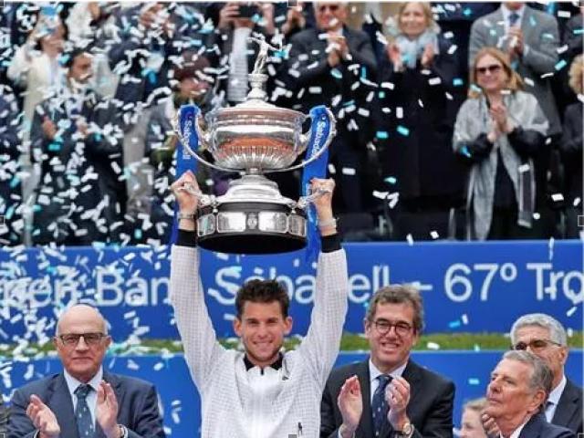 Thiem vô địch Barcelona Open thần tốc, sánh ngang kỳ tích Federer