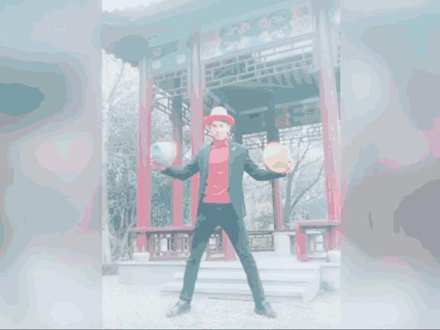 Media - Chiêm ngưỡng màn tung hứng mũ đỉnh cao ảo hơn xem xiếc