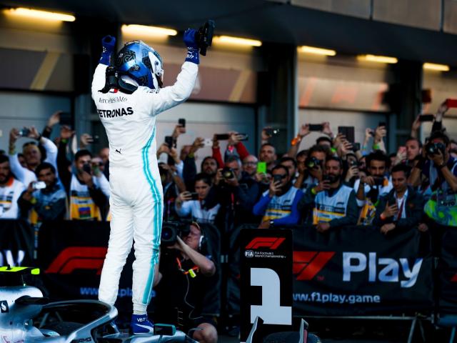 Thể thao - F1, Azerbaijan GP: "Mũi tên bạc” ghi cú poker thần sầu