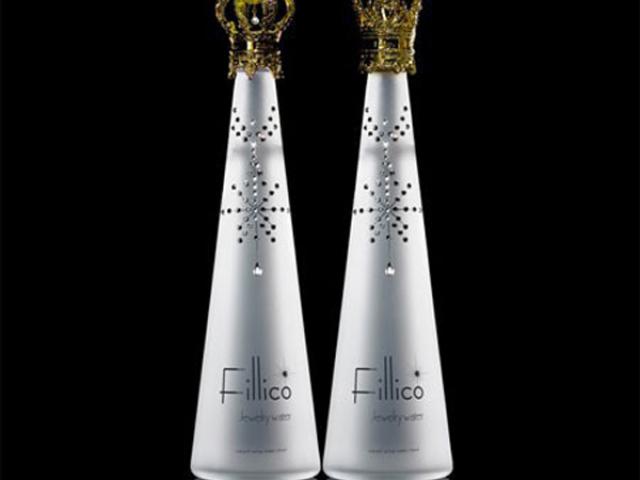 Thị trường - Tiêu dùng - Giải nhiệt bằng chai nước có giá mua được cả căn hộ, chỉ có dân "chơi ngông" mới làm