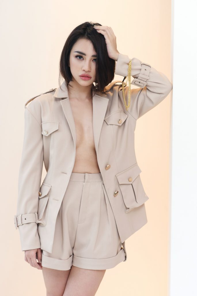 Hot girl Thiên Nga nói gì về sở thích mốt no bra - 4