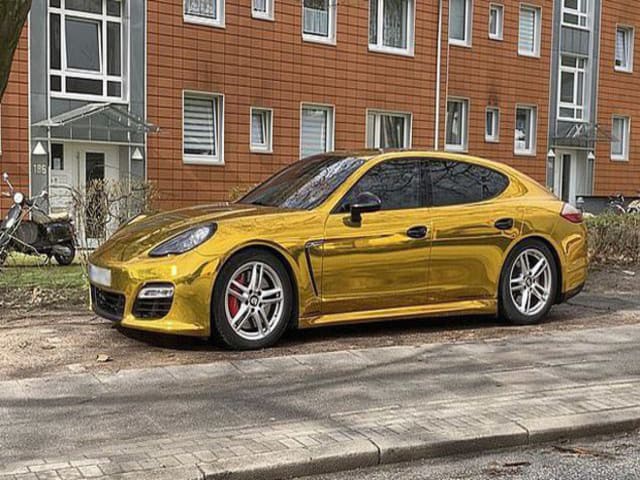 Kinh doanh - Chiếc xe mạ vàng bị cảnh sát tịch thu vì gây chói mắt