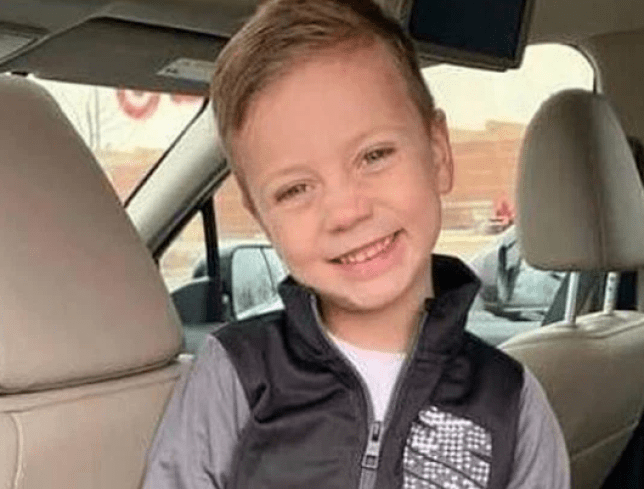 Mỹ: Điều thần kỳ với cậu bé bị kẻ lạ mặt quăng xuống từ tầng 3 trung tâm thương mại - 1